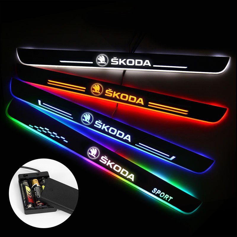 Skoda kompatibles LED Auto Türschwelle Platten Leuchtendes LOGO -  Angetrieben durch AA-Batterien 