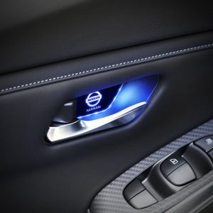 Nissan kompatible Einstiegsleiste mit leuchtendem LOGO 