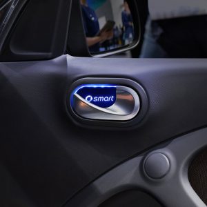 Smart kompatible Auto Türschwelle LED leuchten - Angetrieben durch AA- Batterien 